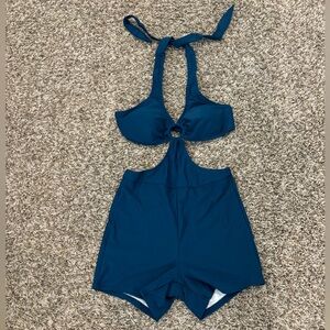NWOT One Piece Swimsuit. Size Small.